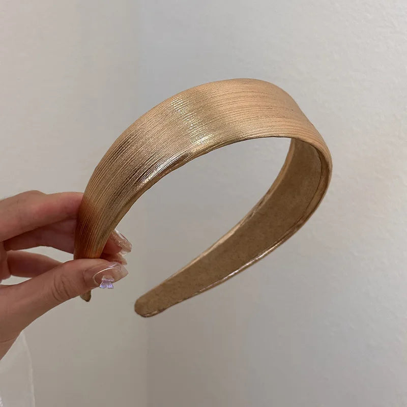 Breiter PU-Leder Haarreif für Damen – Glänzender Gold Silber Gepolsterter Sponge Haarreif für Retro Fashion & Alltagsstyling