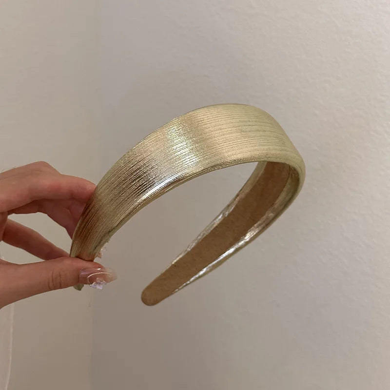 Breiter PU-Leder Haarreif für Damen – Glänzender Gold Silber Gepolsterter Sponge Haarreif für Retro Fashion & Alltagsstyling