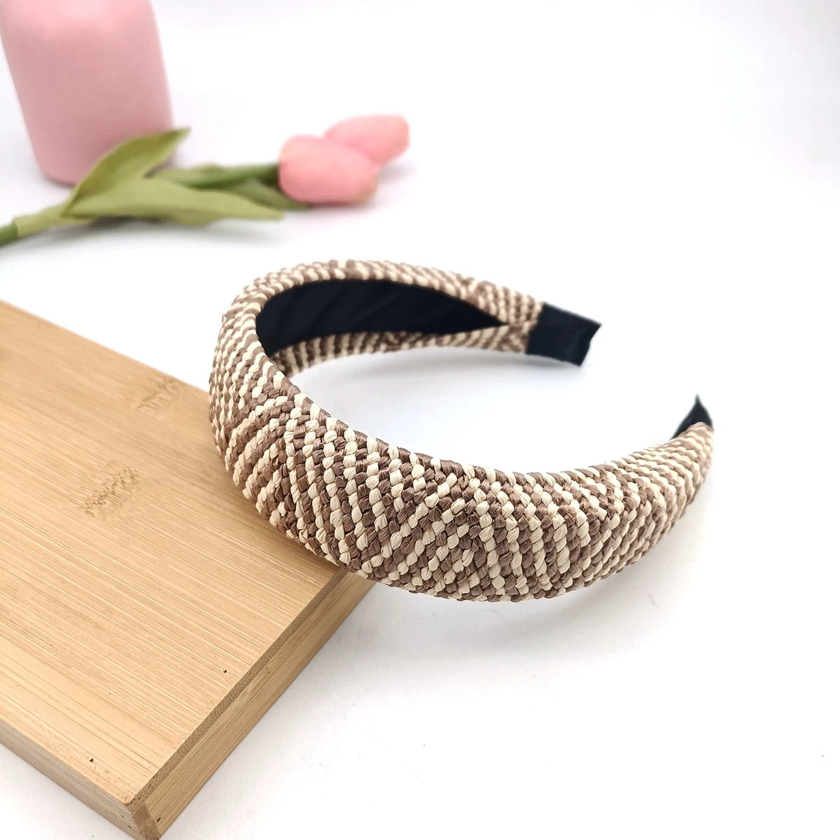 Eleganter Breiter Geflochtener Stroh-Haarreif für Damen – Modisches Schlichtes Haarband für Sommer Urlaub Strand & Alltagsstyling