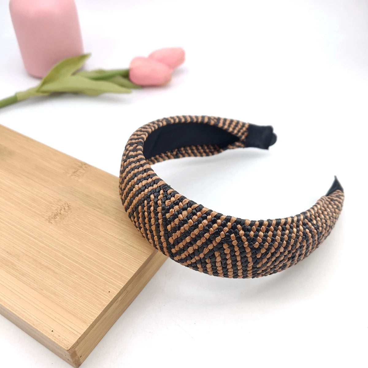 Eleganter Breiter Geflochtener Stroh-Haarreif für Damen – Modisches Schlichtes Haarband für Sommer Urlaub Strand & Alltagsstyling