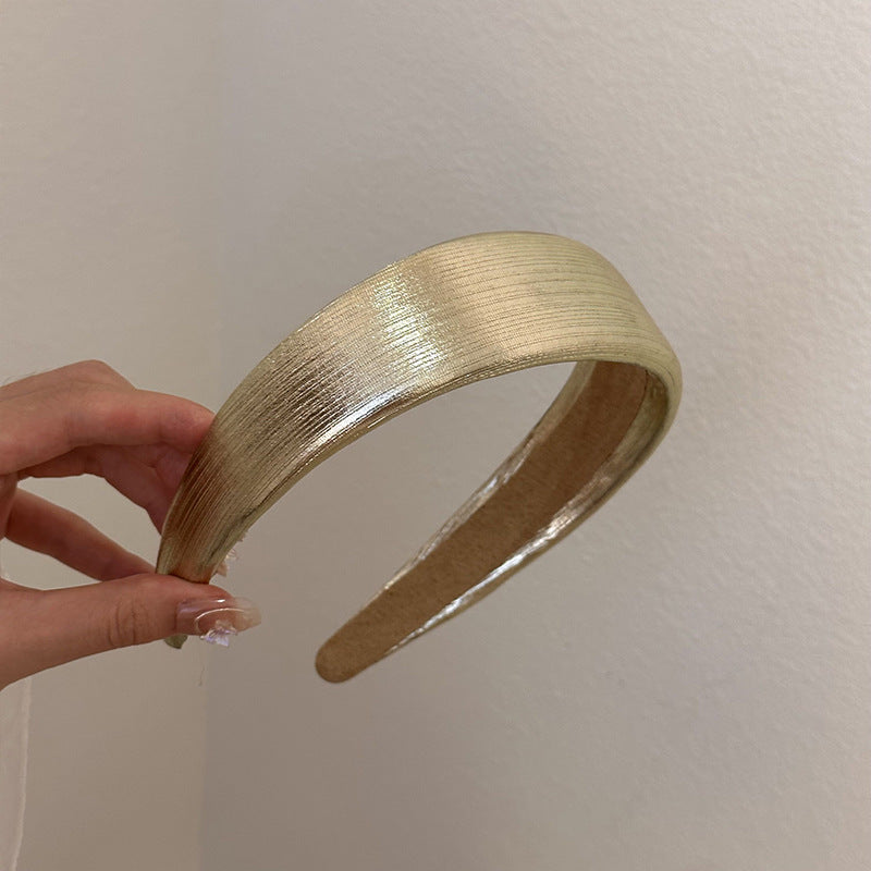 Breiter PU-Leder Haarreif für Damen – Glänzender Gold Silber Gepolsterter Sponge Haarreif für Retro Fashion & Alltagsstyling